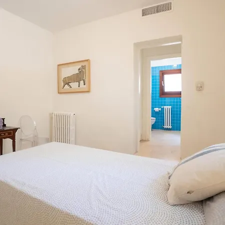 Casa Lumb * Кала Ратьяда